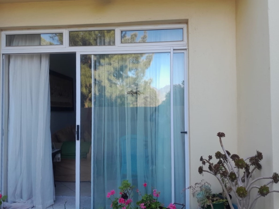 2 Bedroom Property for Sale in Whispering Pines Western Cape